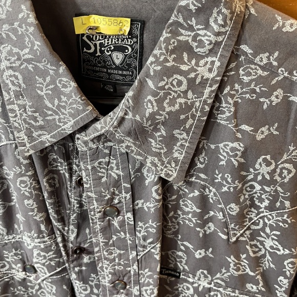 Southern Thread LS button down - Picture 2 of 4